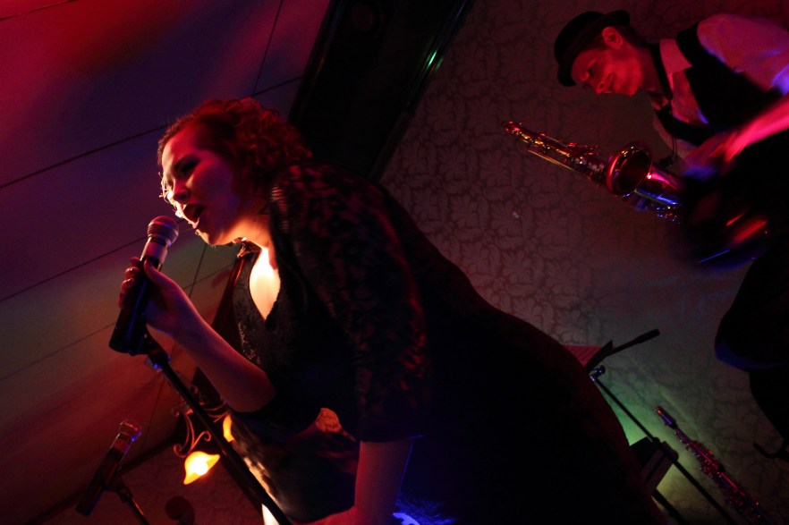 Two Ladies, HjonTeatern, 2013, Photo: Emma Sandström